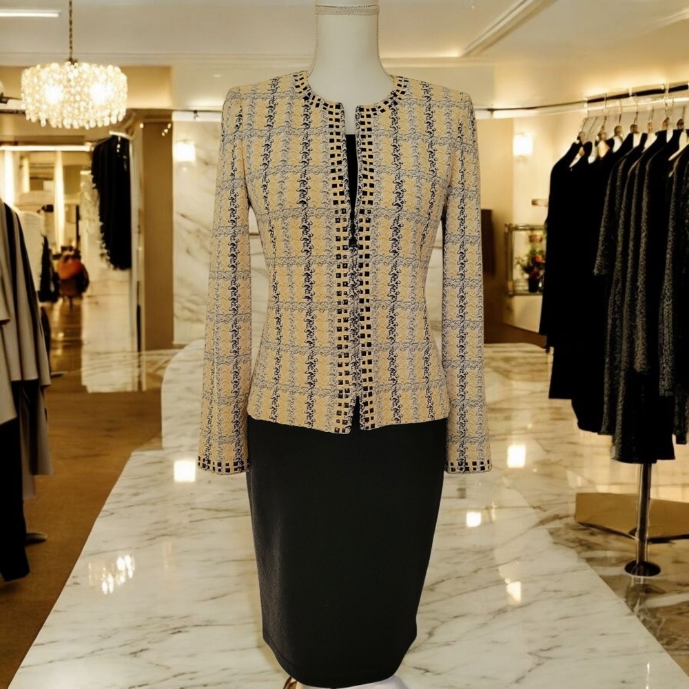 St John Collection Black and Yellow Embellished Jacket Black Skirt Suit Sz 2